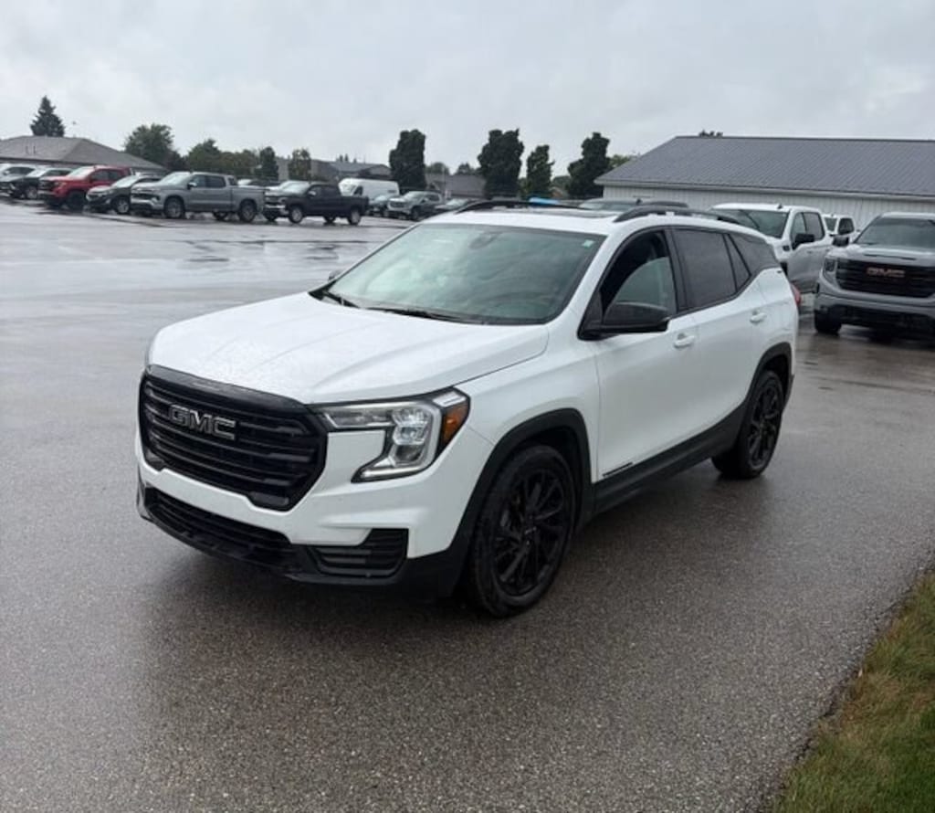 Used 2024 GMC Terrain SLE SUV
