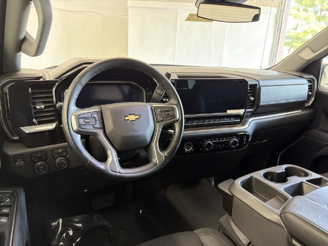 2023 Chevrolet Silverado 1500 LT - Photo 18