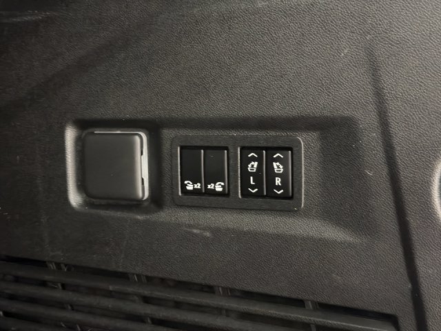 2022 GMC Yukon Denali - Photo 17