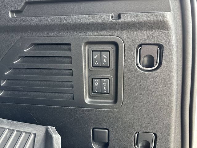 2025 Chevrolet Traverse High Country - Photo 18