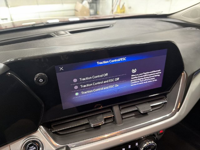 2025 Chevrolet Trax LT - Photo 29