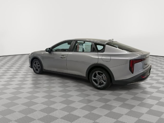 2025 Kia K4 LXS - Photo 8