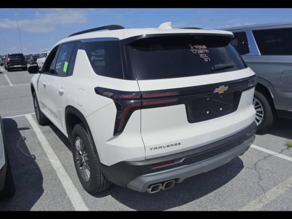 Used 2026 Chevrolet Traverse LT SUV