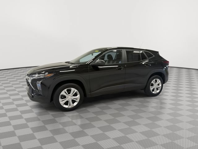 2026 Chevrolet Trax LS - Photo 8