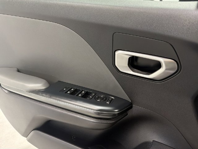 2025 Kia K4 LXS - Photo 21