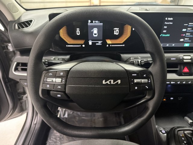 2025 Kia K4 LXS - Photo 28