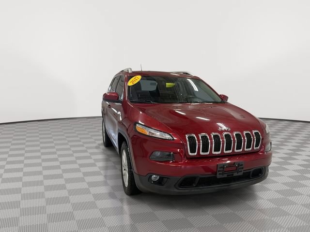 Used 2017 Jeep Cherokee Latitude with VIN 1C4PJLCB8HW645238 for sale in Dayton, OH