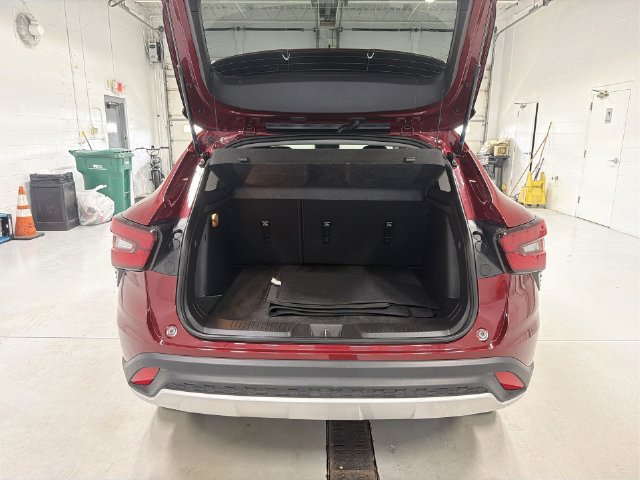2025 Chevrolet Trax LT - Photo 18
