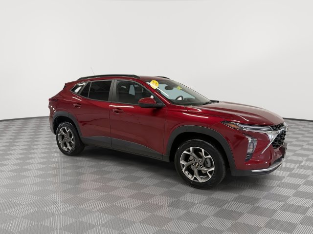 2025 Chevrolet Trax LT - Photo 16
