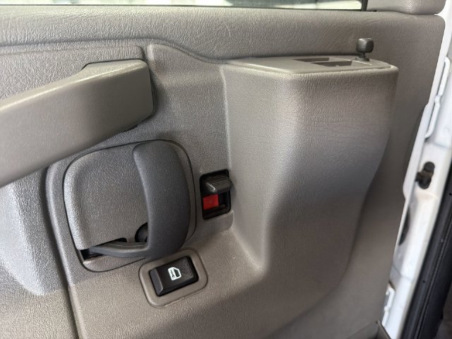 2025 Chevrolet Express Cargo Work Van - Photo 22