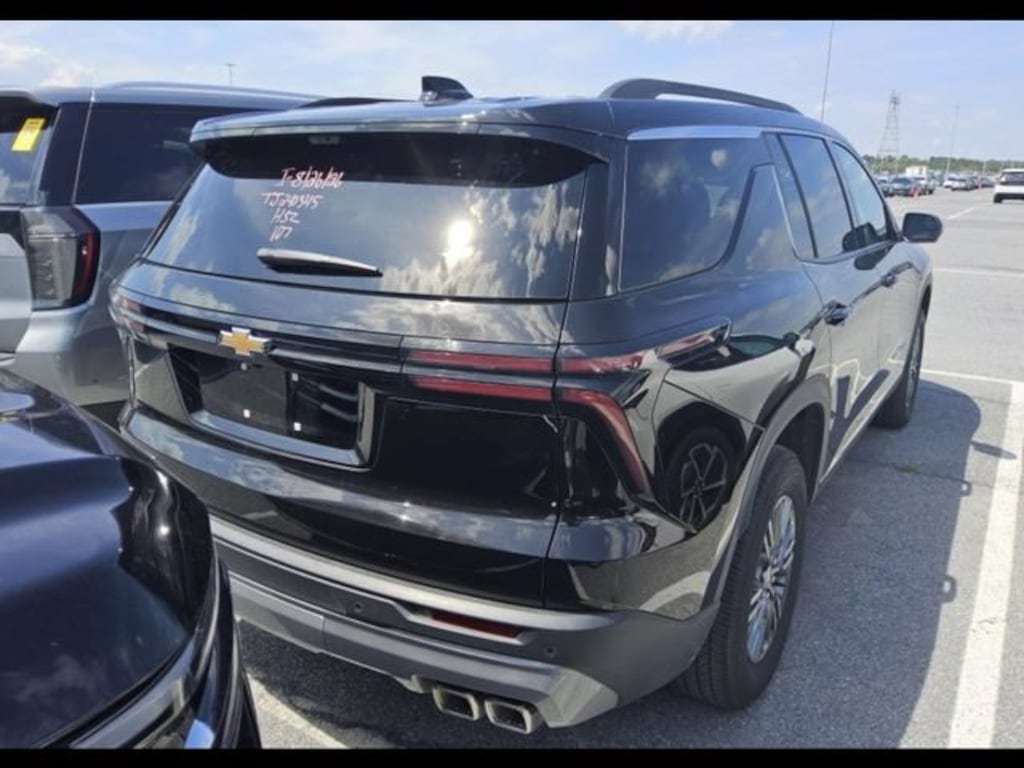 Used 2026 Chevrolet Traverse LT SUV
