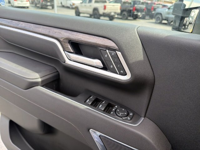 2025 Chevrolet Silverado 3500HD LTZ - Photo 23