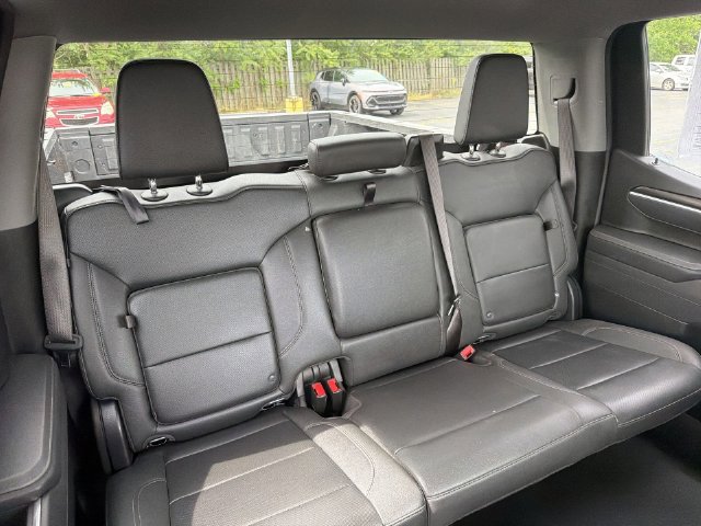 2025 GMC Sierra 1500 SLT - Photo 17
