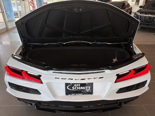 2027 Chevrolet Corvette 2LT - Photo 15