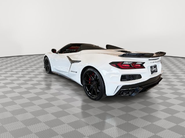 2027 Chevrolet Corvette 2LT - Photo 7