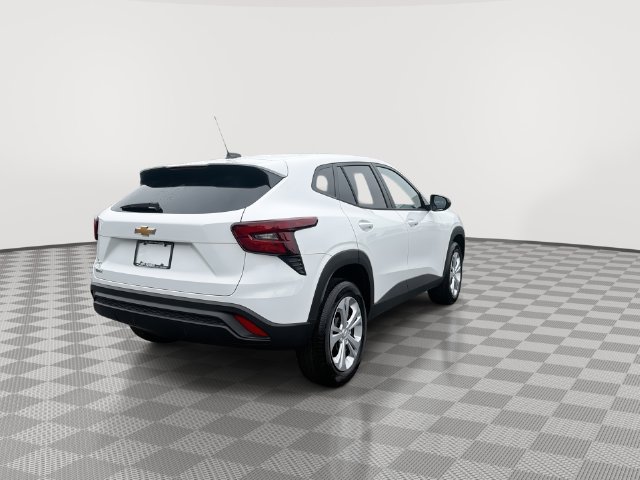 2026 Chevrolet Trax LS - Photo 11