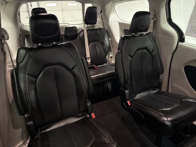 2024 Chrysler Pacifica Touring L - Photo 17