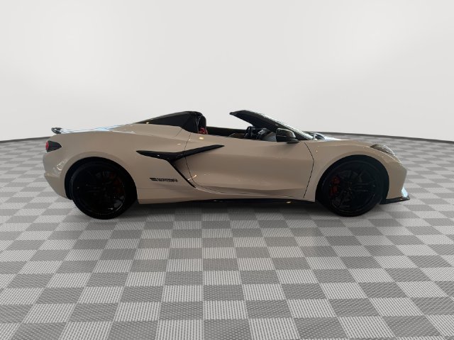 2027 Chevrolet Corvette 2LT - Photo 12