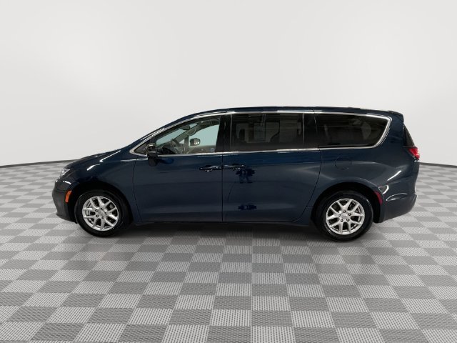 2024 Chrysler Pacifica Touring L - Photo 6