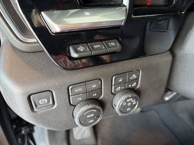 2026 Chevrolet Silverado 3500HD High Country - Photo 34