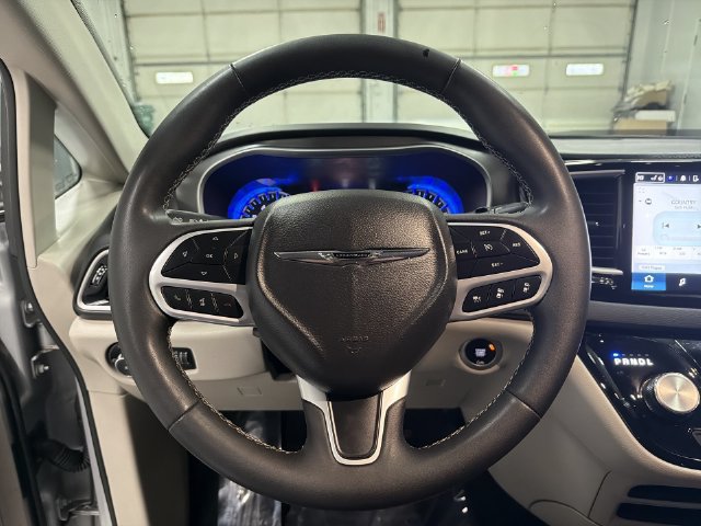 2024 Chrysler Pacifica Touring L - Photo 31
