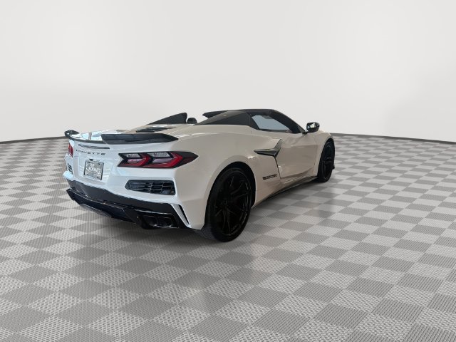 2027 Chevrolet Corvette 2LT - Photo 10