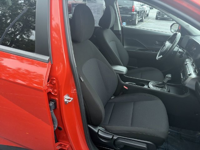 2025 Hyundai Kona SEL - Photo 18