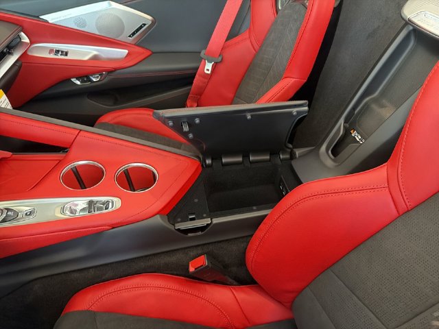 2027 Chevrolet Corvette 2LT - Photo 23