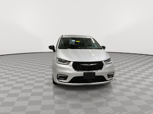 2024 Chrysler Pacifica Touring L - Photo 3