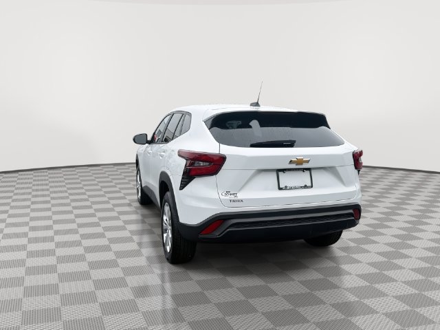 2026 Chevrolet Trax LS - Photo 9