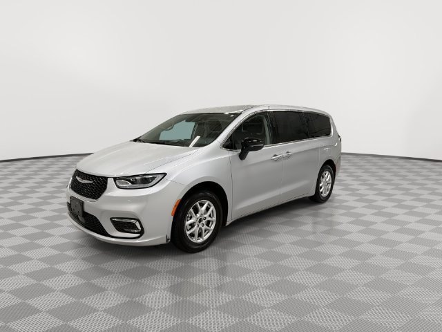 2024 Chrysler Pacifica Touring L - Photo 4