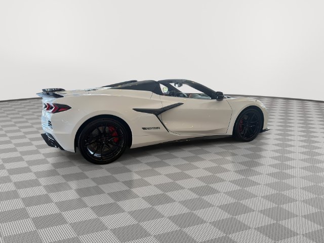 2027 Chevrolet Corvette 2LT - Photo 11