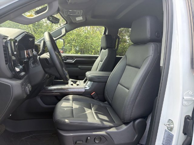 2025 Chevrolet Silverado 3500HD LTZ - Photo 21