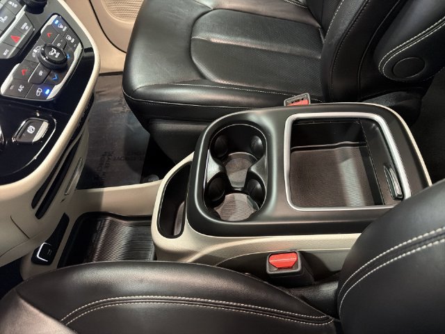 2024 Chrysler Pacifica Touring L - Photo 22