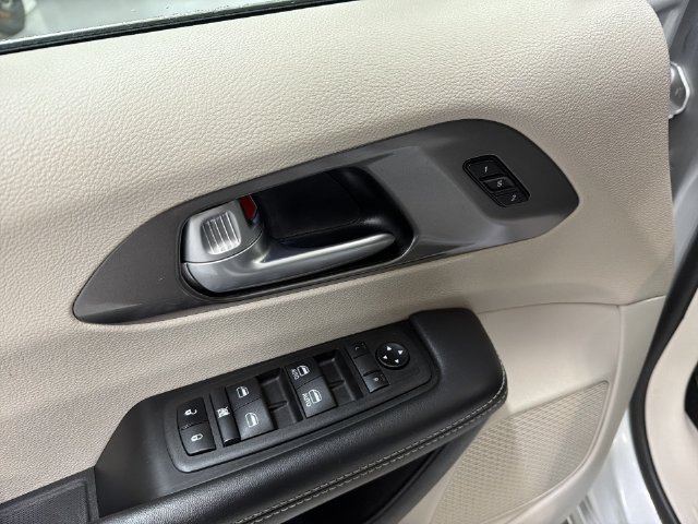 2024 Chrysler Pacifica Touring L - Photo 23