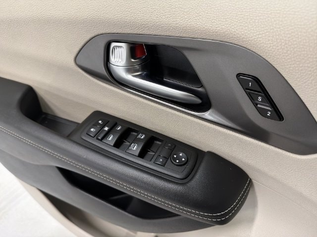 2024 Chrysler Pacifica Touring L - Photo 21