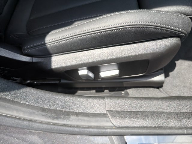2022 BMW 3 Series 330i - Photo 19