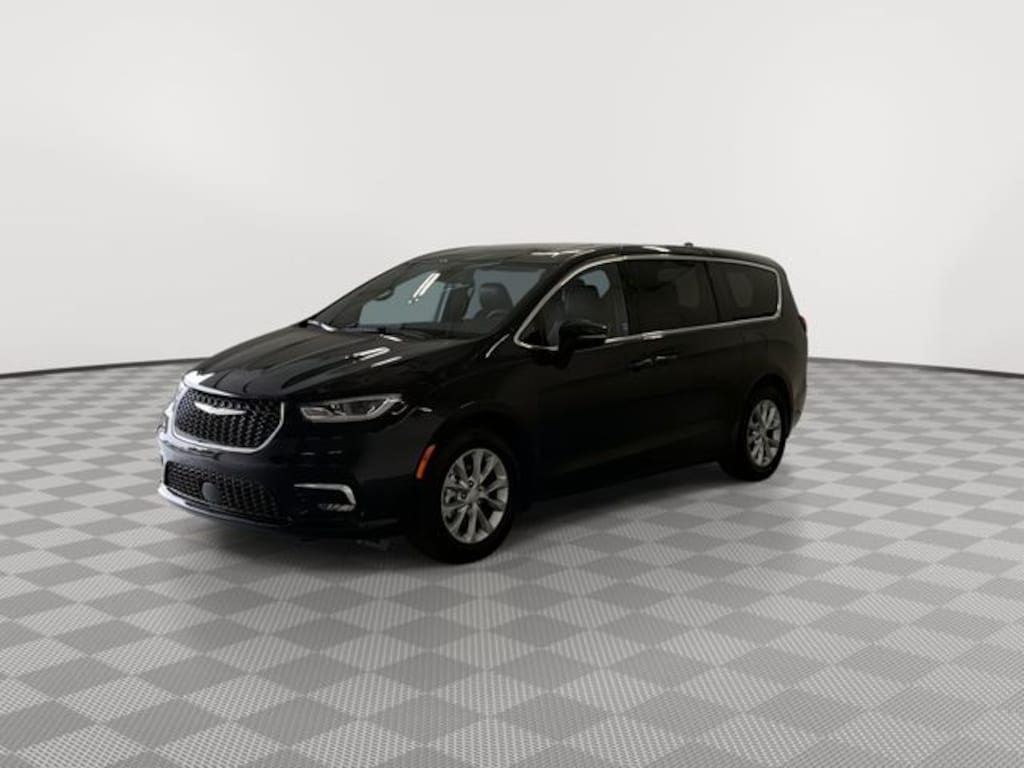 Used 2026 Chrysler Pacifica Limited Minivan/Van