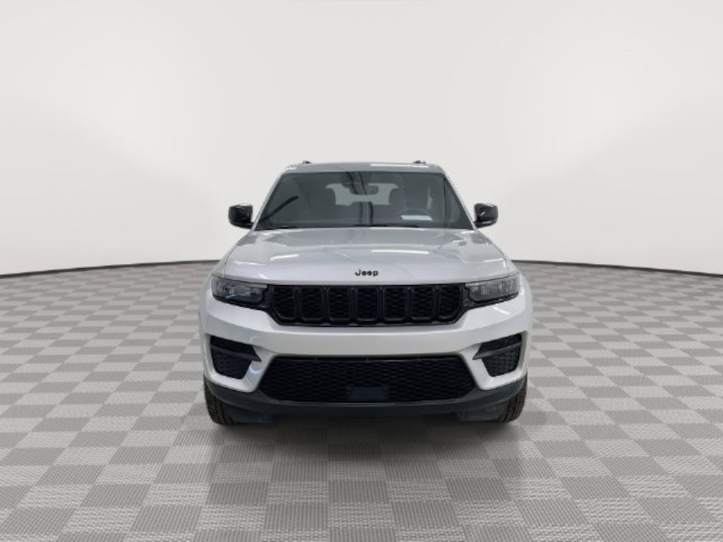 Used 2024 Jeep Grand Cherokee Laredo SUV