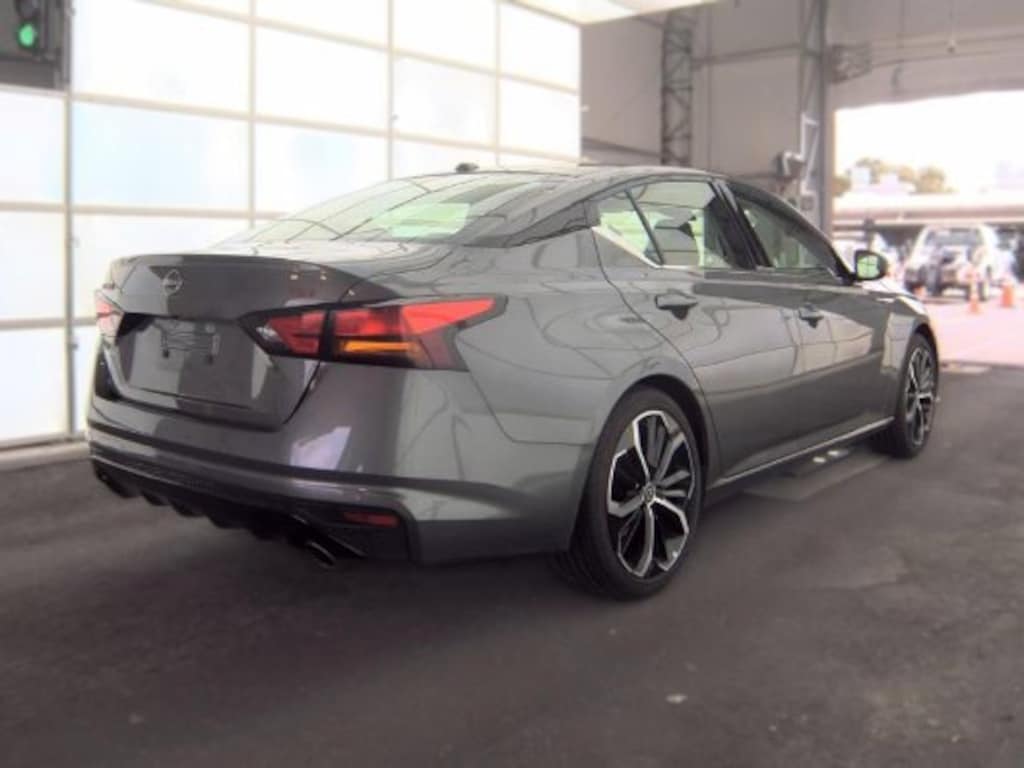 Used 2025 Nissan Altima SR Sedan