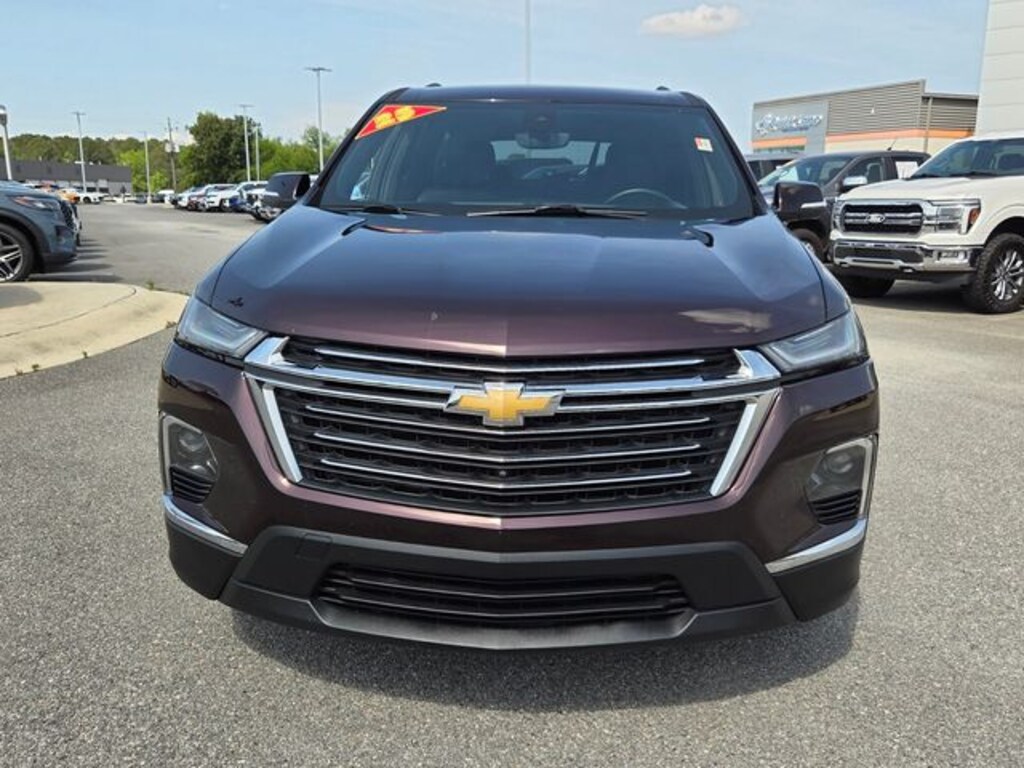 Used 2023 Chevrolet Traverse LT SUV