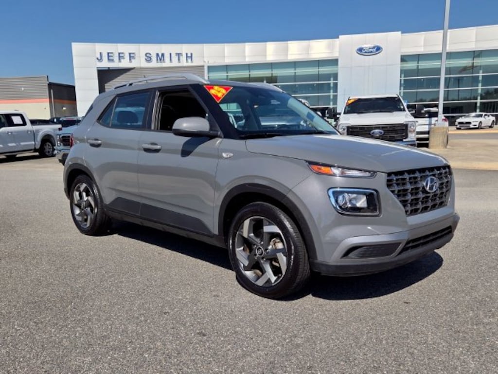 Used 2023 Hyundai Venue SEL SUV