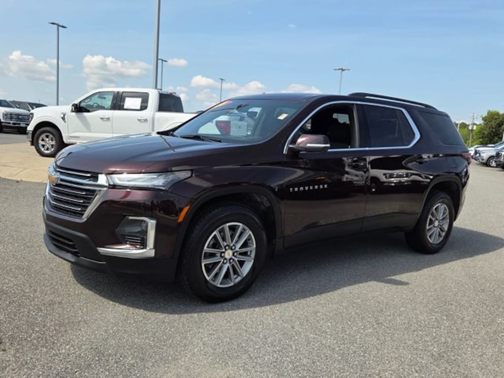 Used 2023 Chevrolet Traverse LT SUV