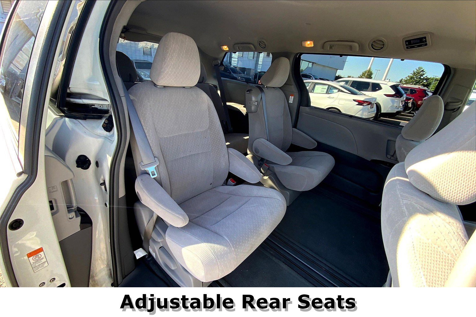 2017 Toyota Sienna LE - Photo 28