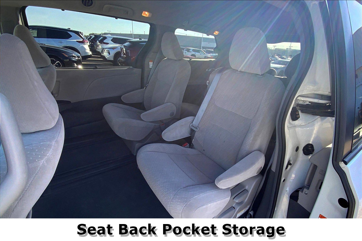 2017 Toyota Sienna LE - Photo 27