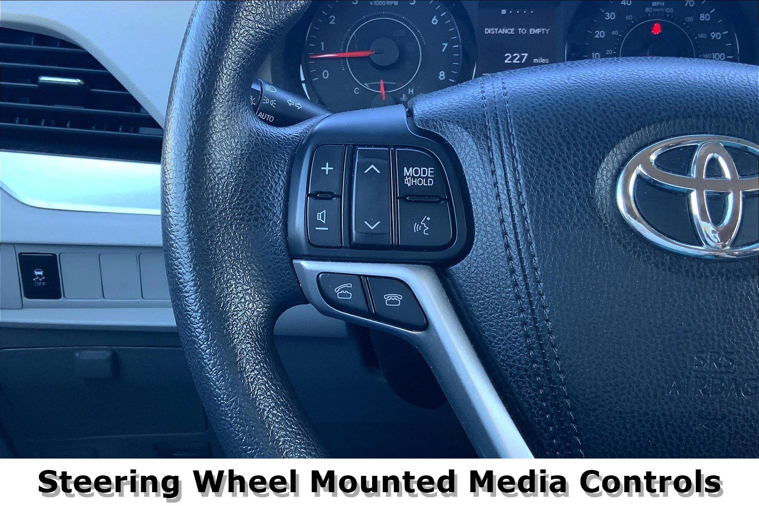 2017 Toyota Sienna LE - Photo 19