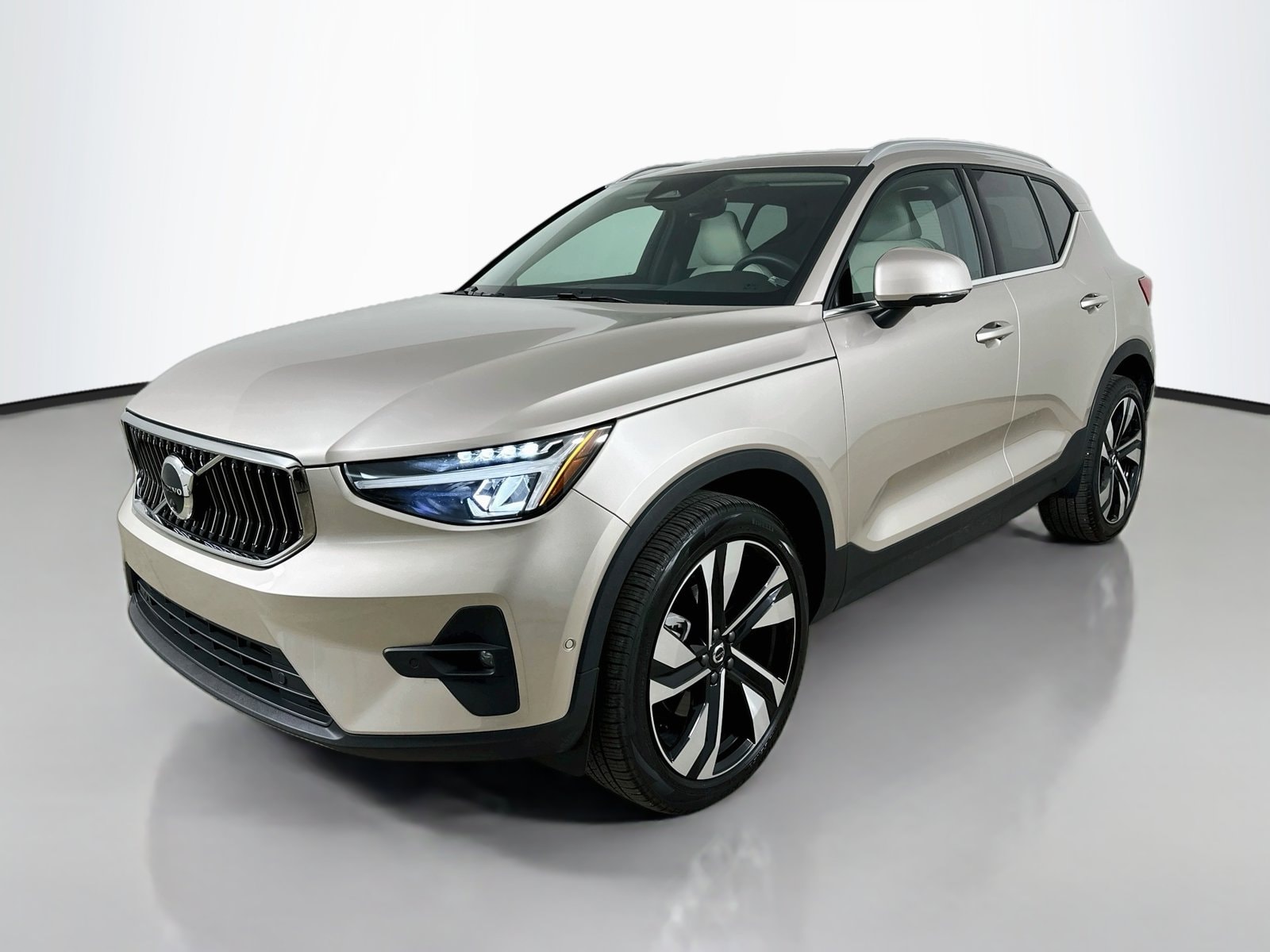 2024 Volvo XC40