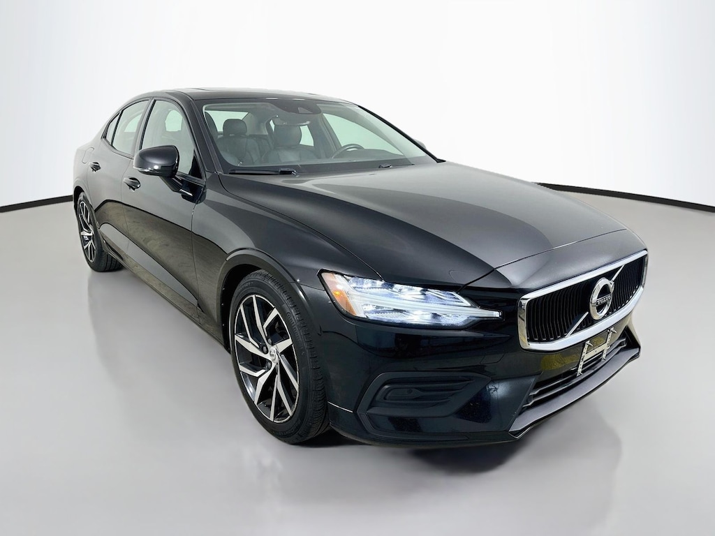 Used 2019 Volvo S60 T6 Momentum Sedan
