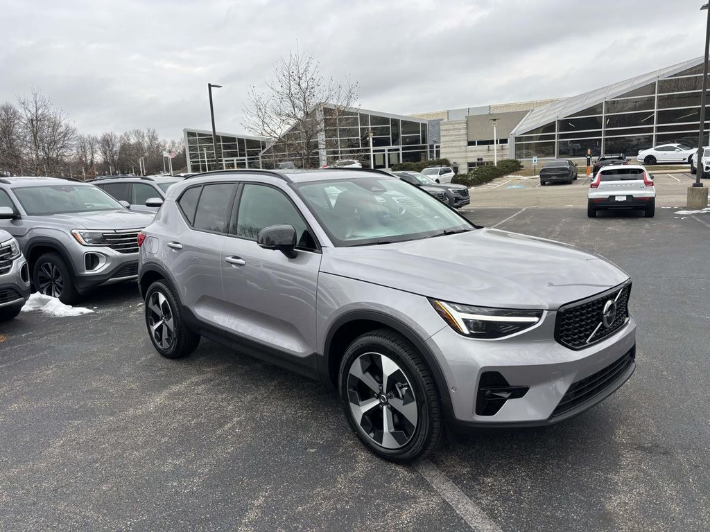 2026 Volvo XC40