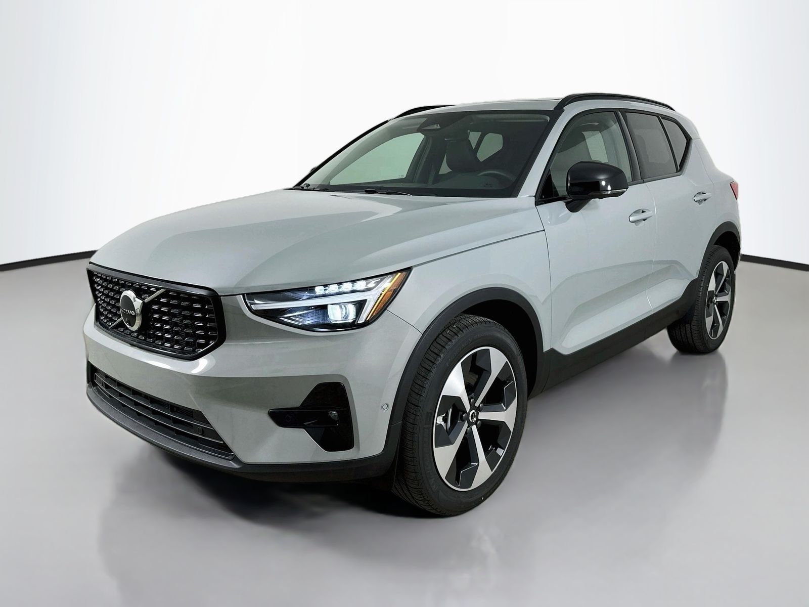 2026 Volvo XC40